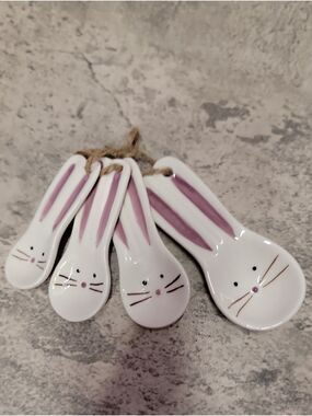 Brand New Ceramic Bunny Rabbit Measuring Spoons